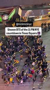 Unseen behind the scenes of the 11 PM countdown in Times Square 🎆 One of the final moments before midnight 🥳💞 Thank you my amazing friend @themegandaily and @welcometotimessquare for having me in the office ❤️ | New York Mickey