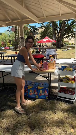 109K views · 3.9K reactions | Anybody else part of their HOA? No? Just me?  block parties were so fun in the 90s growing up, I cannot have my kids NOT experience it! Shout out to my HOA social committee for helping pull this off. Hopefully people show up now  #blockparty #summertime #summervibes #summervlog #momof2 #toddlerlife #neighbors #neighbor #firsttimehomebuyer #fyp #relateable | UstheRemingtons | Facebook