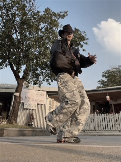 Understanding Dancer Injuries: Leg and Ribs Pain