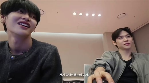 260417 돌넨🪨 i think i should download fall guys and play it🎸 but i don't have a computer…