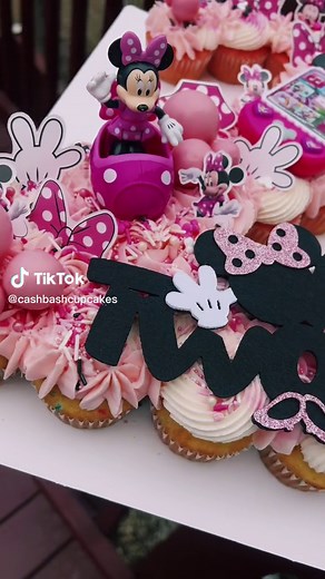 Minnie Mouse Cupcake Cake for Taylin’s 2nd Birthday