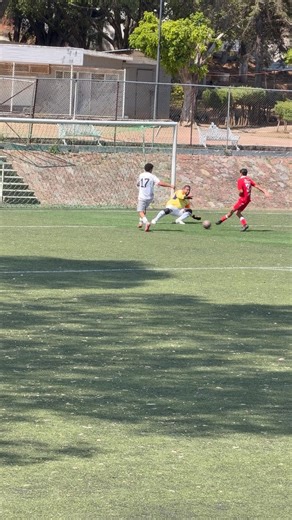 The opponent tried to restart quickly and we scored the fourth goal ⚽️⚽️⚽️⚽️ #matchday9 #goal #Ti...