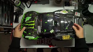 Laegendary RC 1/8 Nitro RTR Brushless SCT - Unboxing & Overview