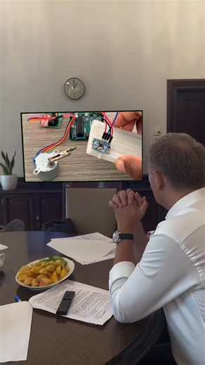 15K views · 35 reactions | Arduino Uno R4 WiFi Stepper Control with Motion Sensor (MPU6050) #electrician #arduino #electronics | Upload Ideas with Itamar | Facebook