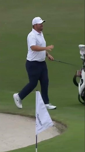 Chris Gotterup with a flawless bunker shot 🤩