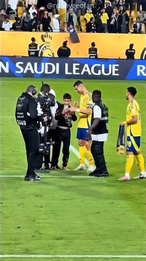 Rolando Give Cutest Hug #football #trending #shortvideo
