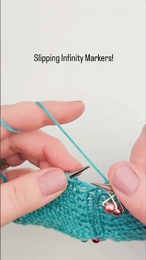 Knitting and Slipping an Infinity Marker