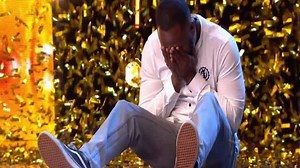 GOLDEN BUZZER Comedian Kojo made Judges laugh so much on Britain's Got Talent 2019 | The Voice of Germany
