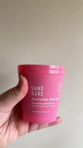 ✨ beach day glow, minus the beach 🏝️ Sand & Sky’s Body Sand buffs away dry skin, smooths texture, and leaves your skin buttery soft and glowing 💖🫧 the ultimate pre-tan, post-shower glow ritual ✨ #sandandsky #bodyscrub #bodysand #glowingskin #selfcareritual