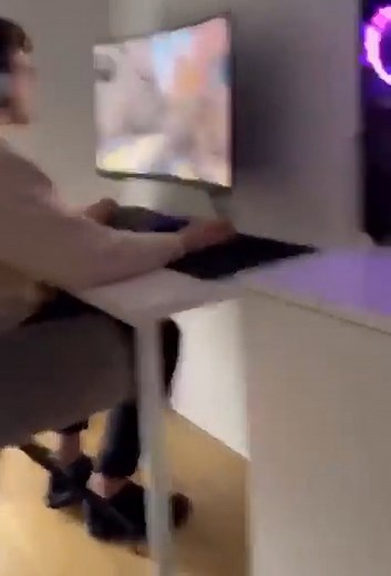 1.6M views · 3.2K reactions | Imagine getting your PC shut down during playing CS2 -- Follow us for more! Use code "social" on tradeit.gg for a 35% top-up Bonus. -- #csgo #counterstrike #csgomemes #csgomeme #csgovideo #csgoknife #csgoplayer #csgoskin #csgofunny #csgofun #csgofunnyclips #karambit #csgoclip #cs #counterstrikeglobaloffensive #csgovideos #steam #valve #csgoskins #esports #csgogiveaway #navi #gaben #globaloffensive #cs2 #counterstrike2 | Tradeit | Facebook