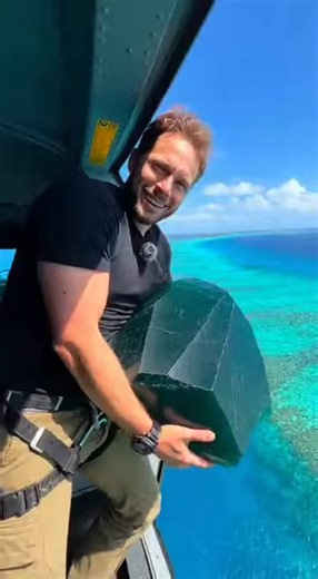 Dry Ice Experiment: Thrilling Adventure in the Sea