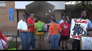 Community leaders welcome Waco ISD students back to school