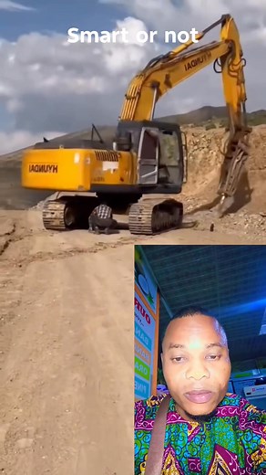 Do you think that this guy is smart or not 🚫 #facebookviral #trendingreelsvideo #viral #explorepage #fypシ | BRO CHI MEDIA