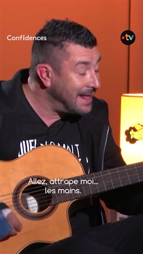 Vous vous en souvenez c’est avec cette chanson Anthony Joubert a été révélé dans La France a un incroyable talent. C’était il y a déjà 18 ans… L’humoriste arlésien se confie au micro dans le nouvel épisode de Confidences. Une conversation drôle, touchante et sans filtre. | Jérémie Brest
