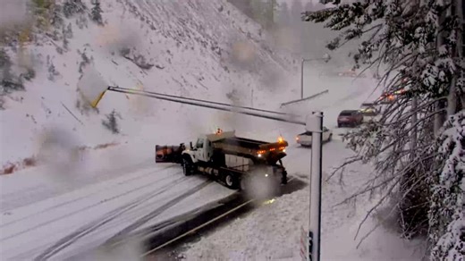 Blewett Pass sees heavy snow, multiple collisions