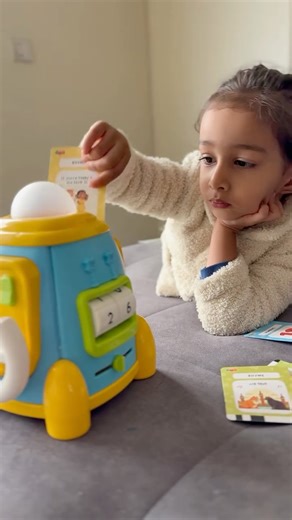 Amrit Kaur - Mom Blogger on Instagram: "First words in Punjabi + early learning in English? YES, please! Watching my 2-year-old respond in our regional language for the first time melted my heart .❤️ Thanks to Baby Lingo Pro, learning has never been this fun, interactive & screen-free! 🎶🧠 ✅ Touch-based interactive quizzes ✅ Native rhymes, native stories & everyday words ✅ 400+ ways to learn ✅ Available in 9 different Indian regional languages: Punjabi, Hindi, Marathi, Gujarati, Bengali, Tamil,