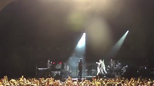 5 Best Keith Urban On-stage Fan Moments