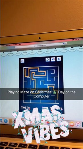 Playing Maze on Christmas 🎄 Day on the Computer