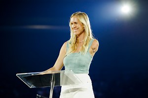 ‘Soul Surfer’ Bethany Hamilton says choosing to adapt in trials is key to finding peace | Liberty News