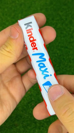 Unboxing kinder maxi🍫#unboxing #chocolate #shorts #asmr #kinder