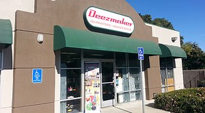 Touring Deezmaker, The First *Good* 3D Printer Store In The World