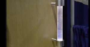 從SARS啟發的自動消毒門把 (149519) - Cool3c