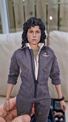 Hot Toys Alien 1979 Ripley 🎬 #hottoys #alien #predator #alienearth #predatorbadlands #avp