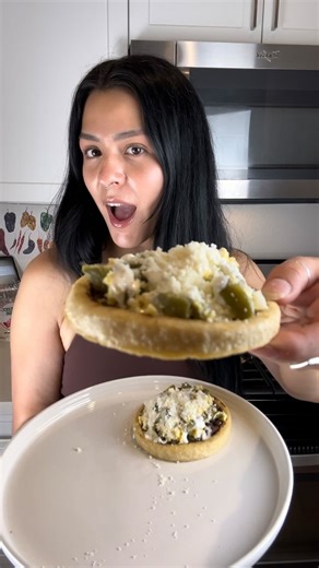 Breakfast sopes that hit every time 🫶🏽✨ Black beans, huevos con nopales, crema y cotija… qué más quieres? 😮‍💨 Save this if you’re tired of boring breakfasts. 📝 Recipe (serves 2–4): • 4 premade sopes • 1 can black beans (drained) • 4 eggs • 1 small Mexican onion, chopped • 1–2 tsp garlic paste • ~1 cup cooked nopales, chopped • Garlic salt & onion powder (to taste) • Mexican crema • Cotija cheese • Avocado or olive oil (for frying) 👩🏽‍🍳 How I made them: 1. Sauté chopped onion in a little 