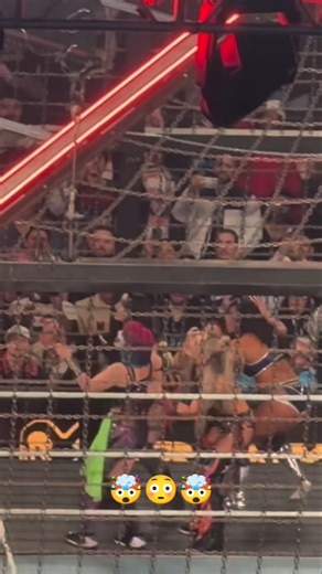 Alexa Bliss JUMPS OFF Chamber Pod | WWE Elimination Chamber 02/28/26 #wwelive #wwechamber