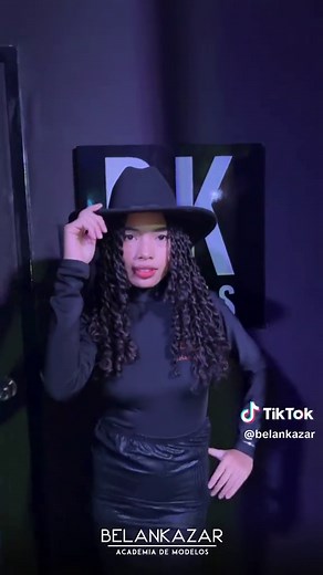 🔥 ¡Moda en Acción! 🔥 Las estudiantes de la Academia Belankazar te mu...