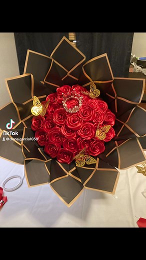 Tutoriales con papel coreano #rosas#rosaseternas | Dian Rosas Eternas y más.