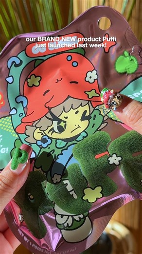 OG Slimes on Instagram: "TLDR: Puffi is NOT KINETIC SAND!!! & no one asked, but yes, I did get Puffi nails (ty @girlfriendbar_ for sculpting Sprout Baby <3)"