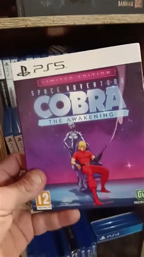 Venu de nulle part,c'est cobra