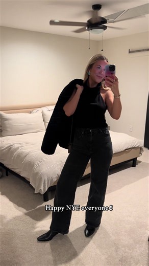 Me acting like it’s not 20 degrees and snowing. HAPPY NYE!!! #newyears #ootd #night #dinner #fypage