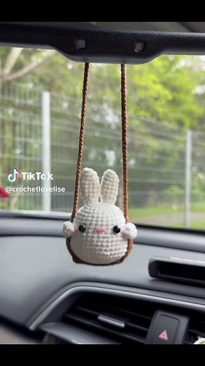 Swinging Crochet Animals: Amigurumi Display Ideas