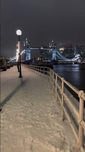 London Snowfall | Beautiful Winter Wonderland in London | 4K Shorts follow me for more videos