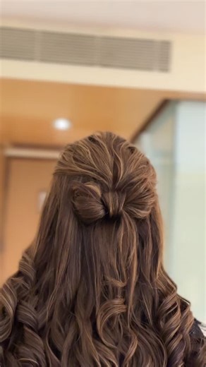 lavish locks by Ayesha | where bow is the main character 🎀 open hair with voluminous curls beautiful hair bow and messy front coming together to an amazing... | Instagram