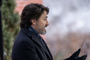 In a year-end interview with chief political correspondent Rosemary Barton, Prime Minister Justin Trudeau reflects on whether he had been infected with the highly contagious coronavirus and was simply asymptomatic, and discusses when he will get the COVID-19 vaccine. Trudeau also says he's 'not eager' for an election but he's ready for one if it happens in 2021. | CBC Politics
