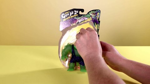 Heroes of Goo Jit Zu Meteor Madness, Stretchy Rock Jaw Action Figure, with Unique Gooey Filling & Meteor Battle Gauntlet, Sensory Toy That Stretch Up to 3X Its Size
