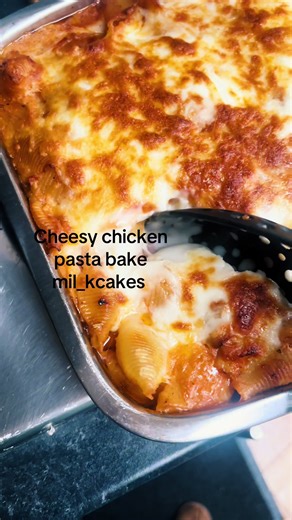 Cheese bake cheese and chicken pasta bake