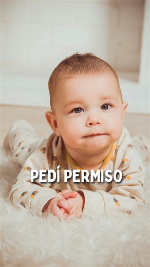 María Villarreal - Obstétrica y mamá. on Instagram: "Por amor al bebé, a la mamá o el papá, pedí permiso: 📷 Para difundir o subir sus fotos a redes sociales 🩷 Para alzarla/o 🥦 Para alimentarlo/a 👶🏻 Para despertarla/o Bebé aún no habla y son sus cuidadores primarios quienes decodifican lo que siente y saben qué necesita. Si te dicen que no respetá la decisión amorosamente. ¡¡Muchas gracias por cuidar al bebé!! #maternidad #crianza #madres"