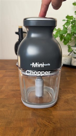 Stylish and Efficient Cordless Mini Chopper