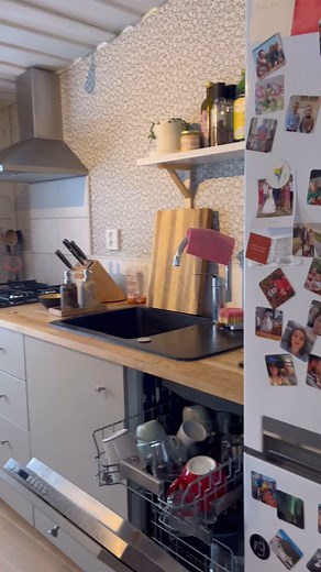 42K views · 4.4K reactions | Quelqu’un peut-il me dire POURQUOI ils font ça ?!藍 #humor #couplehumor #couplegoals #couplelife #viedecouple #viedeparents #viedemaman #why #pourquoi #couplelove #humour #humourcouple #family #familylife #laponie #lapland #laponiesuedoise #swedishlapland #sweden #suede #expat #expatlife | Nouvelle vie en Laponie / New Life In Lapland | Facebook