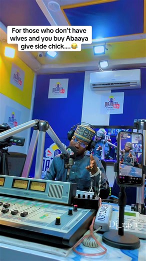 For those who don’t have wives and you buy Abaaya give side chick….😂 #fyp #Djrash #majorityradio #majority