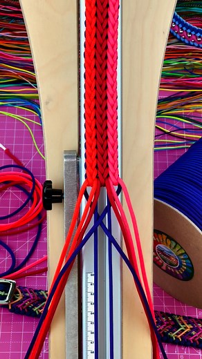 22K views · 212 reactions | Learn how to make the “Fan-Tastic” paracord knot by meins-manufaktur ! ✨ A sleek and stylish knot that lives up to its name! Want a closer look? Check out the full step-by-step tutorial on our blog.  #paracordeu #paracord #paracord550 #dogcollar #diy #paracordprojects #fantastic | Paracord.eu | Facebook