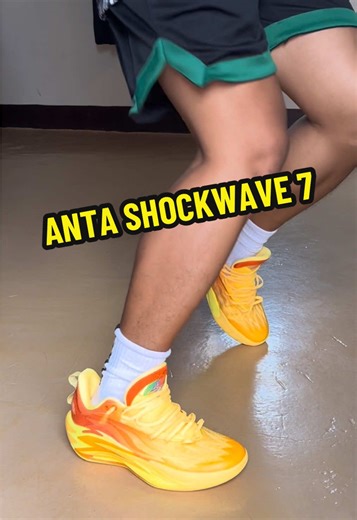 Clean laser design with serious court performance. The ANTA Shock Wave 7 A‑Shock Pro Laser brings explosive cushioning, strong traction, and the stability hoopers need for quick cuts and powerful takeoffs. Built for players who want speed, grip, and confidence every possession. #AntaShockwave7 #BasketballShoes #HoopersPH #CourtPerformance #GameReady 🏀