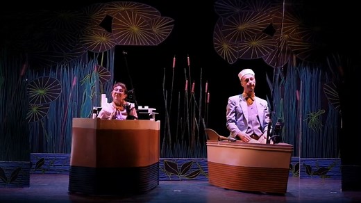 'En barque' : un spectacle jeunesse à l’humour absurde et attendrissant - RTBF Actus