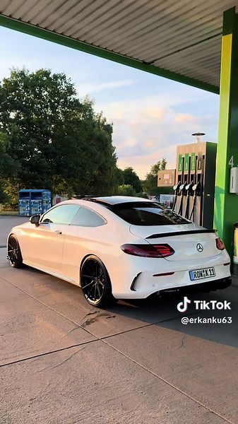 Explore the Features of Mercedes W205 in Bremen