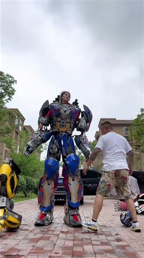WEARABLE TRANSFORMERS MECHA ARMORS SUIT UP#cosplay #costume #optimusprime #bumblebee #robot #shorts