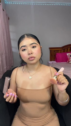 Cómo usar mucho blush para verte más guapa